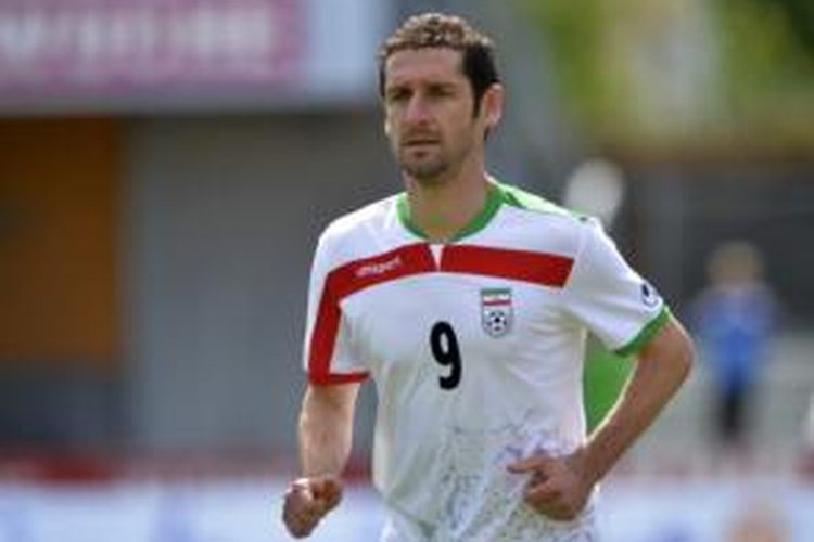 Striker tim nasional Iran, Mohammedreza Khalatbari.