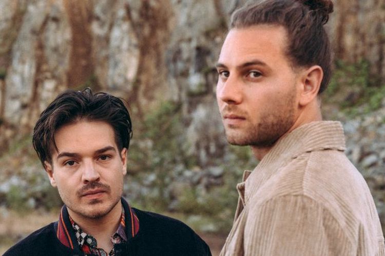 Milky Chance, band asal Jerman.