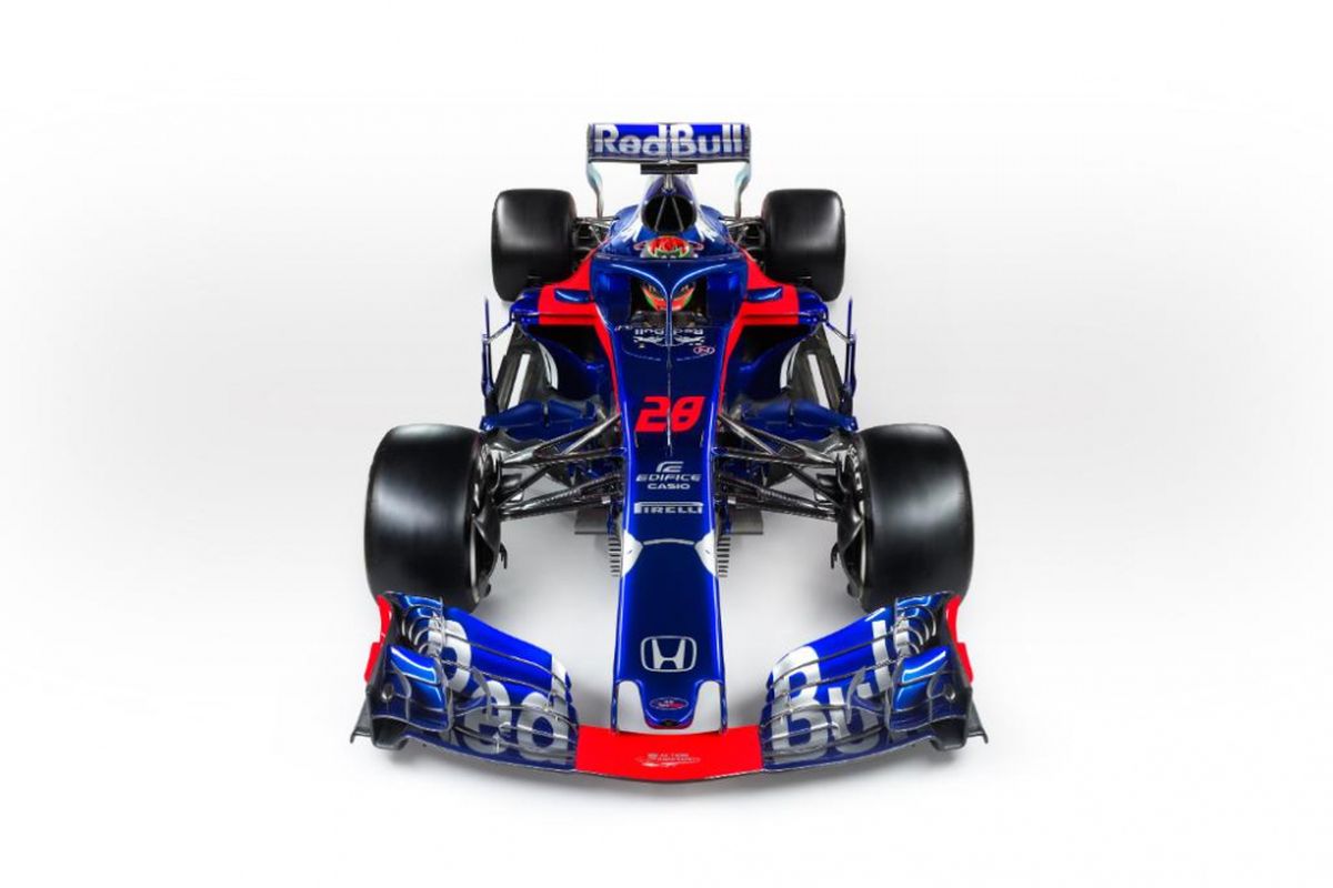 Tim Formula 1 Toro Rosso memerkenalkan mobil balap terbarunya STR13, yang ditenagai mesin Honda, RA618H.