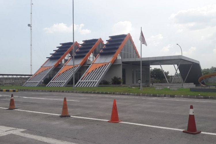 Gerbang Tol Jombang-Mojokerto.