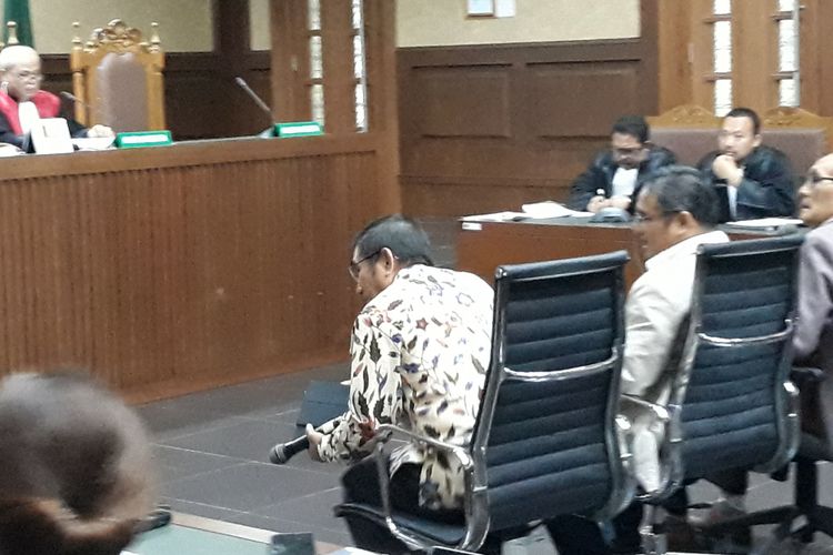 Mantan Ketua MK, Hamdan Zoelva di Pengadilan Tipikor Jakarta, Rabu (31/10/2018).