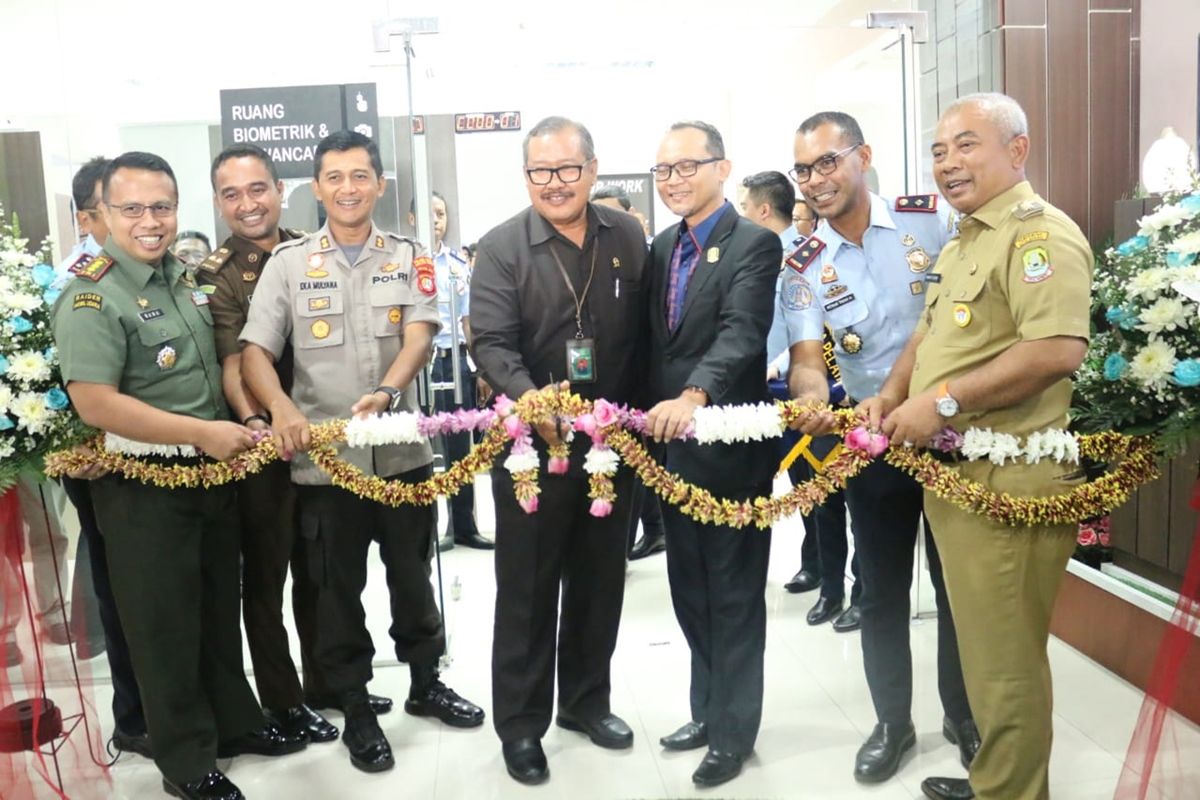 Peresmian layanan e-paspor di Kantor Imigrasi Kelas II Non TPI, Bekasi Selatan, Senin (18/11/2019).