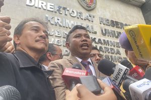 Diperiksa Polisi Kasus Ijazah Jokowi, Roy Suryo dkk Bawa Emak-emak