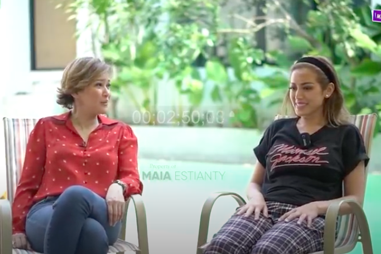 Jessica Iskandar saat berbincang dengan Maia Estianty