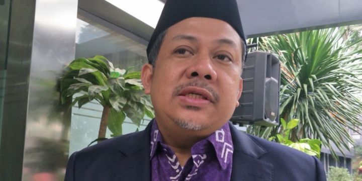 Wakil Ketua DPR RI Fahri Hamzah menyambangi gedung Direktorat Kriminal Khusus Polda Metro Jaya, Selasa (26/6/2018).
