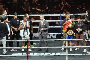 Kalah TKO dari Petinju Filipina, Ongen Saknosiwi Rasakan Kekalahan Perdana