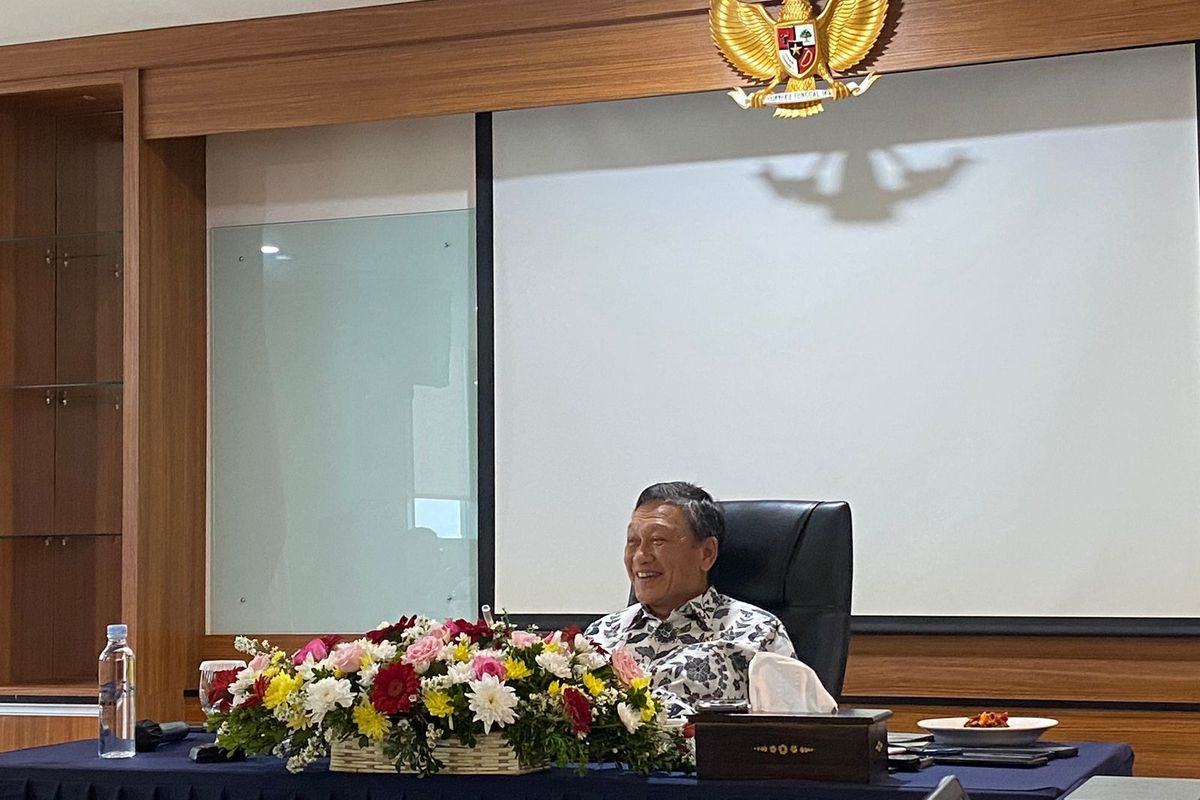 Menteri Energi dan Sumber Daya Mineral (ESDM) Arifin Tasrif saat ditemui di Kantor Ditjen Migas, Jakarta, Jumat (7/6/2024). 