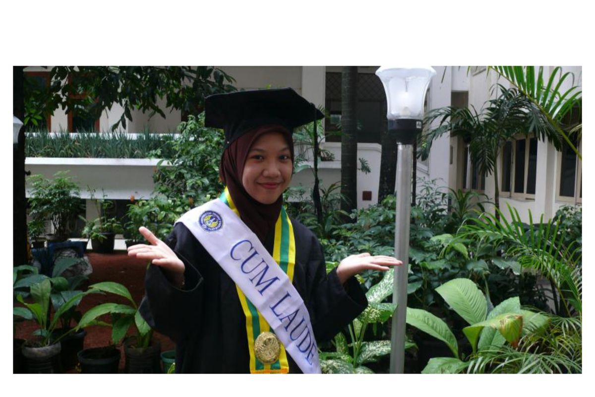 Oyoqlari bilan yalangoch ayollarning fotosuratlari tarqaldi