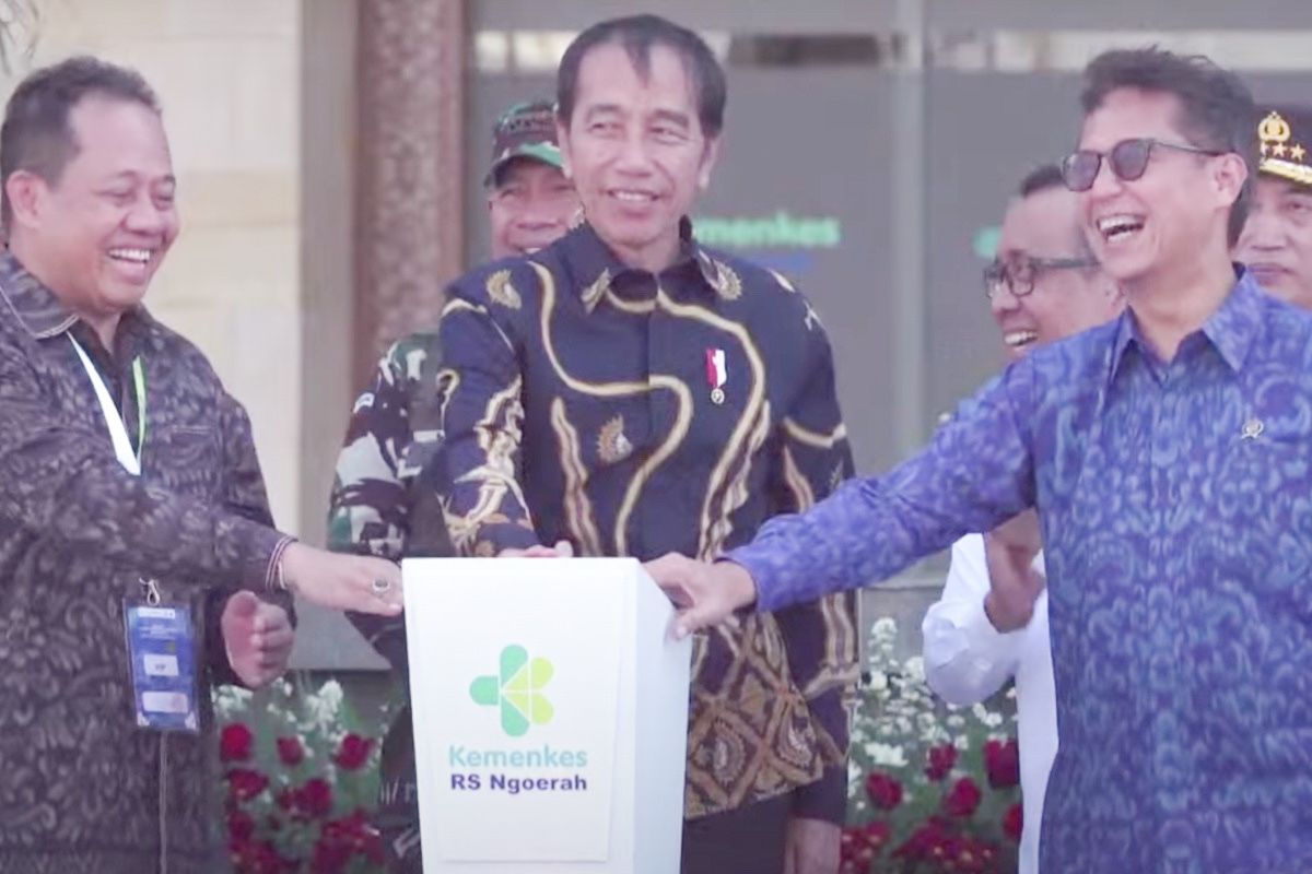 Presiden Republik Indonesia (RI) Joko Widodo (Jokowi) meresmikan proyek garapan PT Hutama Karya (Persero), yakni Gedung Pelayanan Ibu dan Anak di Rumah Sakit Umum Pusat (RSUP) Prof. Dr. I.G.N.G. Ngoerah di Bali, Senin (2/9/2024).
