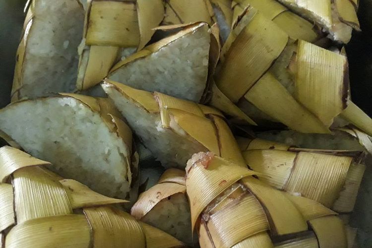 Pemerintah Provinsi Gorontalo akan menggelontorkan 40.400 buah ketupat pada perayaan Bakdo Kupat di Yosonegoro dan Padengo. Masyarakat dapat menikmati secara gratis.