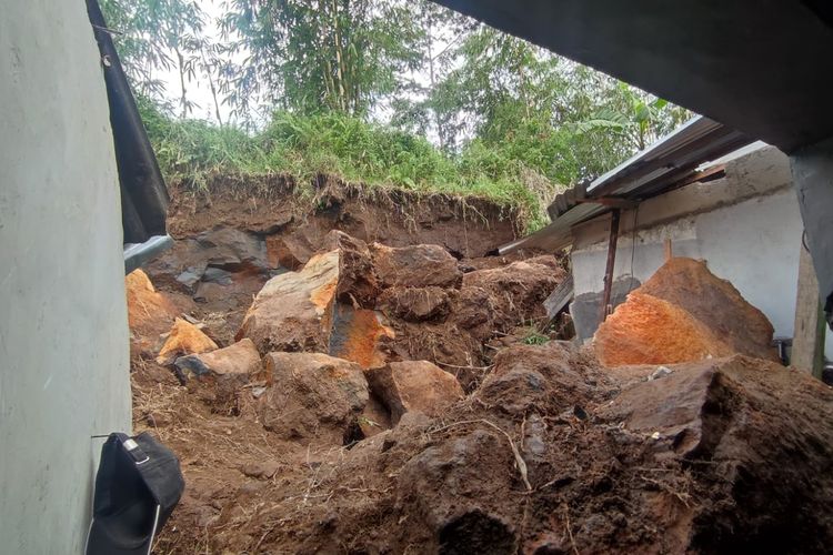 Warga Purbalingga Tewas Tertimbun Longsoran Bukit Bekas Tambang