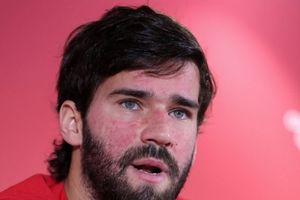Alisson Tanggapi Keras Mo Salah dan Tegaskan Skuad Liverpool Masih Dukung Arne Slot