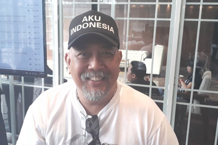 Indro Warkop kembali didapuk menjadi salah satu juri Stand Up Comedy Indonesia 7. Ia diabadikan seusai jumpa pers SUCI 7 Magical 7 di Wyls Kitchen Veranda Hotel at Pakubuwono, Jakarta Selatan, Kamis (23/3/2017).