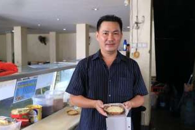 Istana Martabak, usaha yang dirintis oleh Ardianto (42), sejak tahun 2001 yang menjual olahan buah durian dengan cara digabung dengan martabak. Istana Martabak menyediakan dua pilihan rasa yakni durian polos dan durian keju.