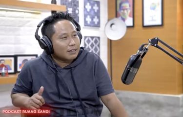 Narji berbincang-bincang dengan Sandiaga Uno. (Bidikan YouTube Sandiaga Uno)