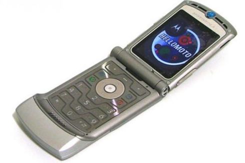 Ponsel Lipat Motorola RAZR Lahir Kembali?