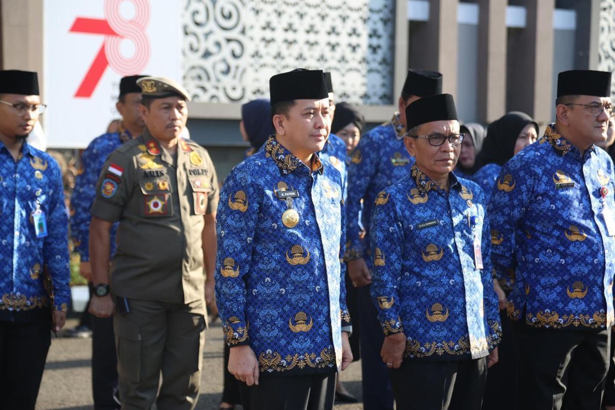 Penjabat (Pj) Gubernur Sumatera Selatan (Sumsel) Agus Fatoni dalam Apel Gabungan Pegawai Pemerintah Provinsi (Pemprov) Sumsel di Halaman Kantor Gubernur Sumsel, Palembang, Sumatera Selatan, Senin (19/2/2024).