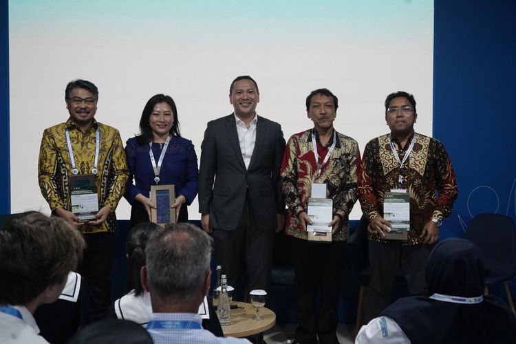 CEO Pertamina NRE John Anis dalam diskusi panel bertajuk ?Indonesia?s Energy Transition Roadmap? di paviliun Indonesia dalam perhelatan World Water Forum ke-10 di Bali, Senin (20/5/2024).
