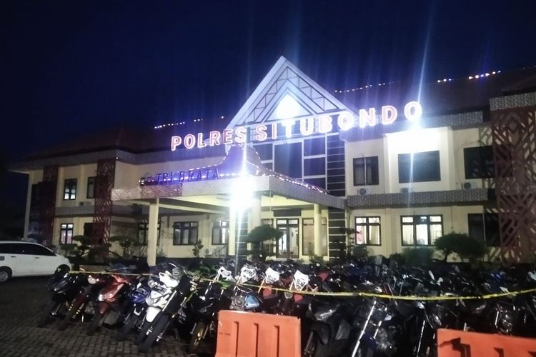 Ditegur di Kelas, Murid SMK di Situbondo Aniaya Guru