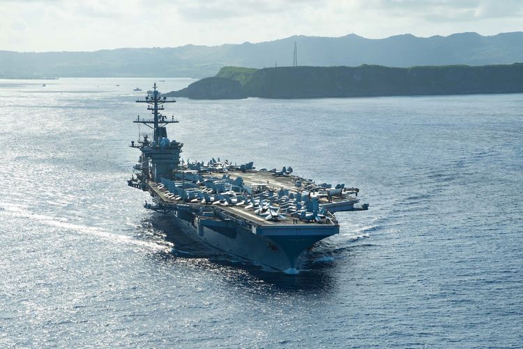 Kapal induk AS USS Theodore Roosevelt.