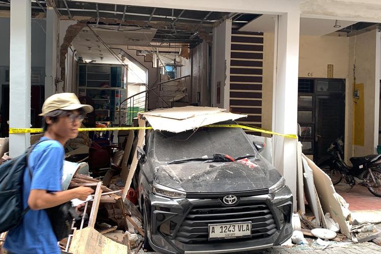 Penampakan rumah yang hancur karena diduga ledakan Elpiji di Komplek Liberty, Kecamatan Medan Timur, Kota Medan, Rabu (15/5/2024)