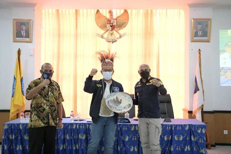 Gubernur Jawa Barat Ridwan Kamil saat bersilaturahim dengan Ikatan Alumni Pendidikan Tinggi Kepamongprajaan di kampus IPDN Regional Papua, Kota Jayapura, Jumat (15/10/2021).