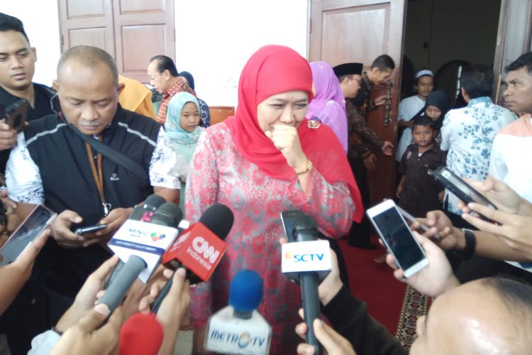 Menteri Sosial (Mensos) Khofifah Indar Parawansa di sela acara halal Bihalal PP Muslimat NU sekaligus peringatan Hari Anak Nasional di Gedung Konvensi, Taman Makan Pahlawan Kalibata, Jakarta Selatan, Minggu (16/7/2017).