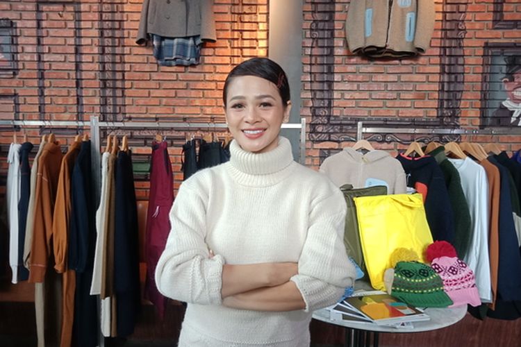 Andien Aisyah ketika menghadiri peluncuran koleksi Uniqlo x JW Anderson di kawasan Thamrin, Jakarta Pusat, Selasa (15/10/2019).