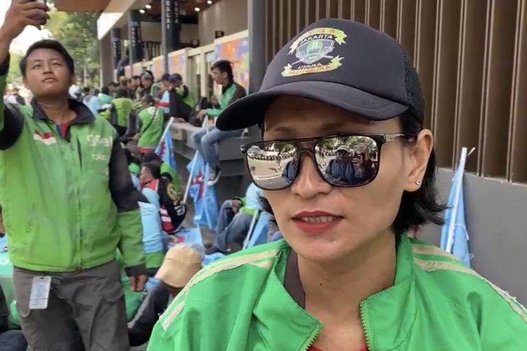 Ojol Perempuan Harap Janji Prabowo soal Potongan 10 Persen Segera Terwujud