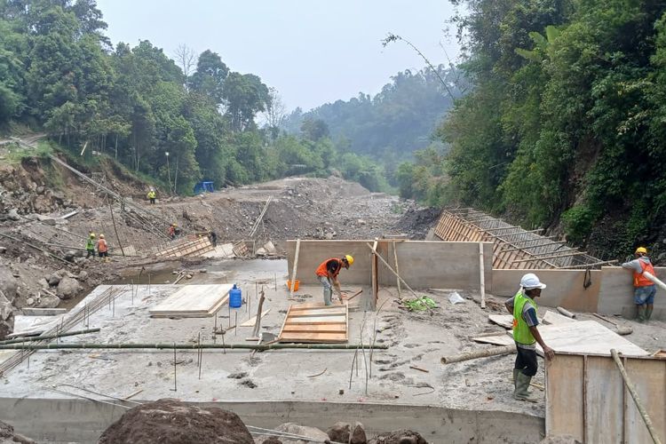 Tanggul Rp 1,59 Miliar Dibangun di Pasar Nagari Lasi Agam, Cegah Tebing Terkikis Galodo