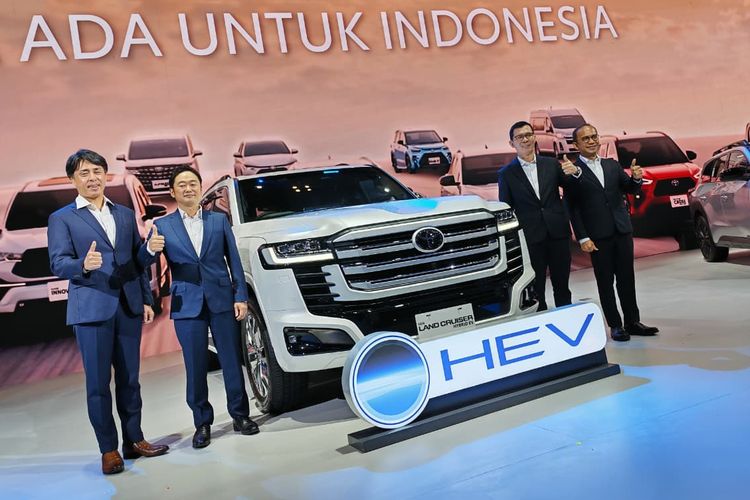 3 Amunisi Baru Toyota di GIIAS 2026, Land Cruiser Hybrid Curi Perhatian