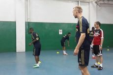 Jakarta Macet, Ajax Telat Latihan