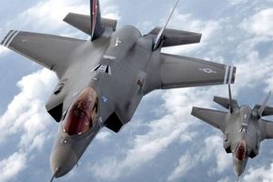 AS Kerahkan Jet F-35 dan Bomber ke Qatar, Serangan ke Iran Makin Nyata?