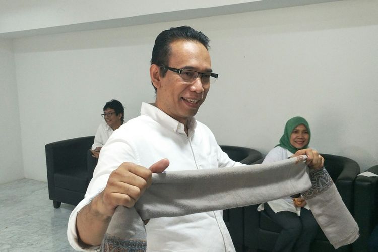 Nasith Majidi, pembeli serban Maruf Amin yang dilelang di acara Konser Amal Nasyid Sholawat