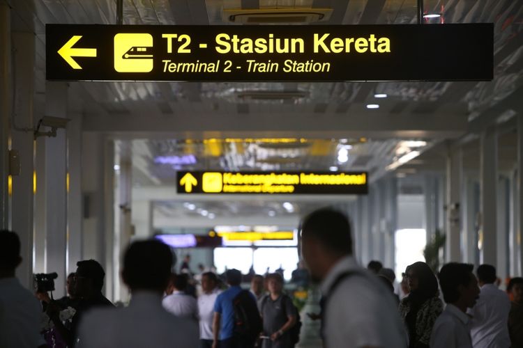 Suasana di Shelter skytrain saat beroperasi secara resmi pada hari ini di Terminal 3 Bandara Soekarno-Hatta, Tangerang, Minggu (17/9/2017). Kereta layang tanpa awak ini sementara akan melayani penumpang dari Terminal 2 menuju Terminal 3 dan sebaliknya.