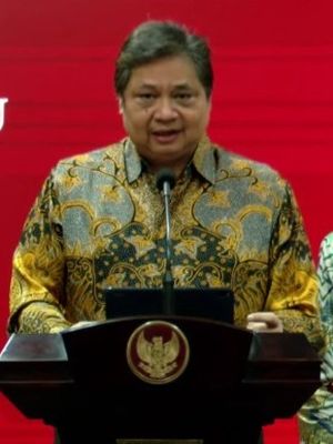 Menteri Koordinator Bidang Perekonomian Airlangga Hartarto saat konferensi pers terkait Perppu Cipta Kerja, Jumat (30/12/2022).