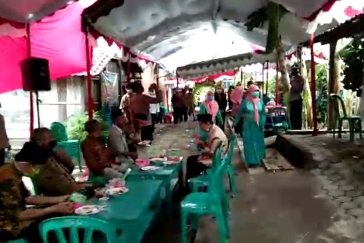 Polres Ngawi bubuarkan kegiatan pesta pernikahan warga yag nekat menggelar kegiatan ditengah masa pandemic covid 19. Kegiatan tersebut dipastikan tanpa mengantogi ijin