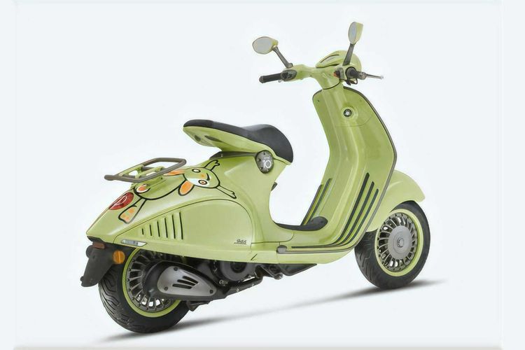 Vespa 946 10° Anniversario model 2023.