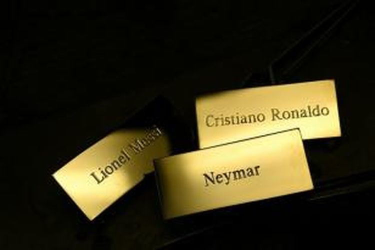 Tiga finalis FIFA Ballon d'Or 2015, Lionel Messi, Cristiano Ronaldo, dan Neymar. 
