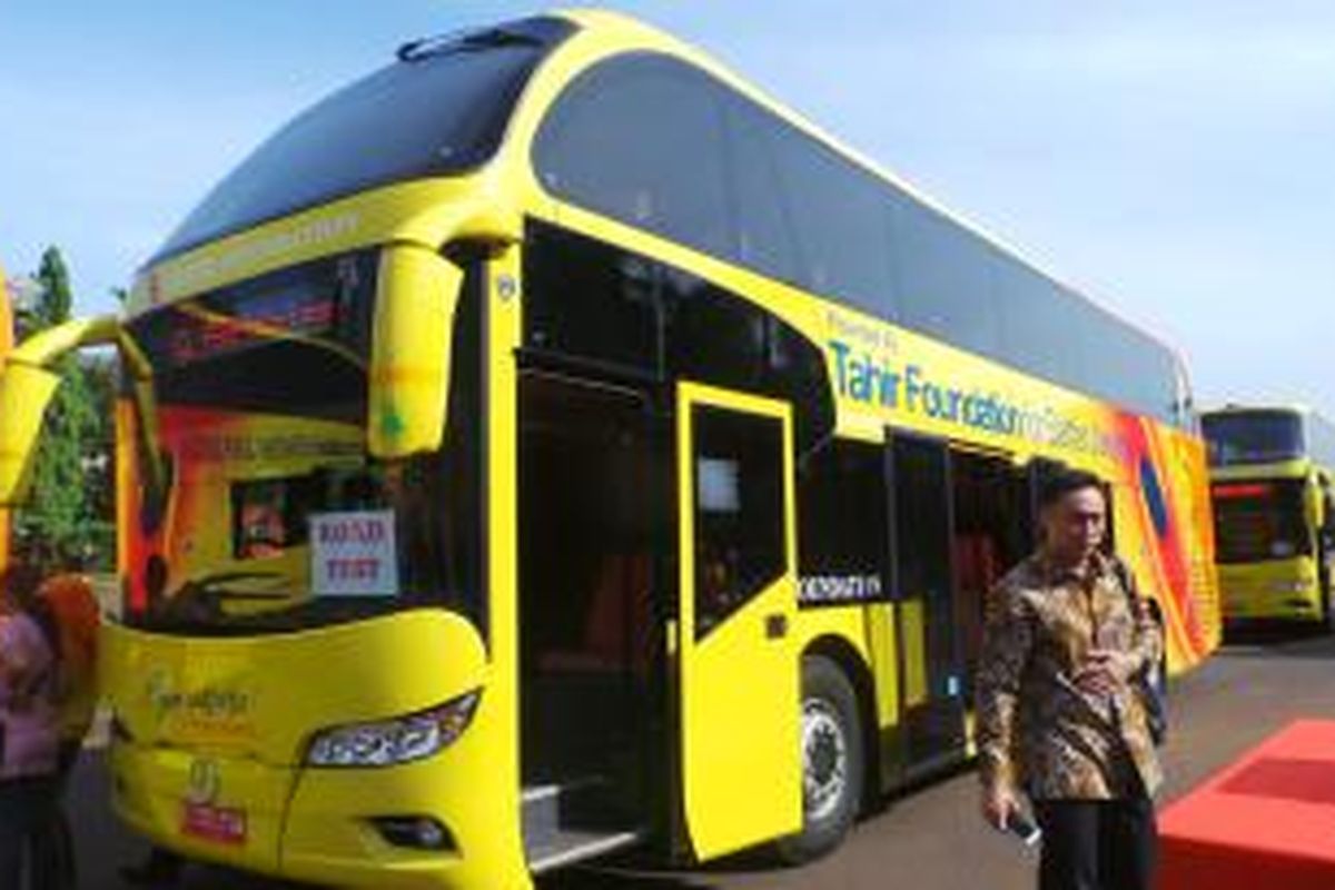 Bus tingkat gratis sumbangan Tahir Foundation. Bus ini rencananya akan dioperasikan di sepanjang jalur pemberlakuan pelarangan sepeda motor, Jalan MH Thamrin-Medan Merdeka Barat.