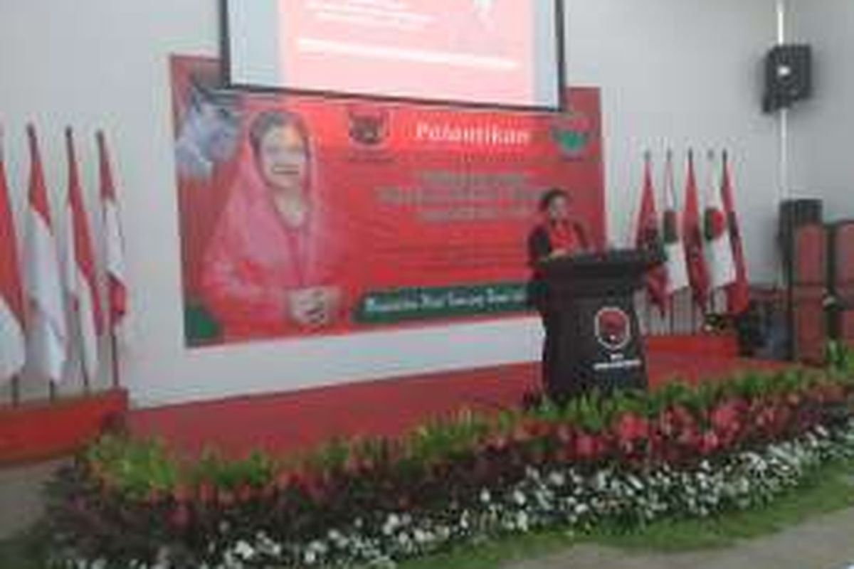 Ketua Umum PDI-P Megawati Soekarnoputri berpidato usai melantik pengurus Baitul Muslimin Indonesia periode 2016-2020 di Kantor DPP PDI-P, Jakarta, Kamis (8/9/2016).