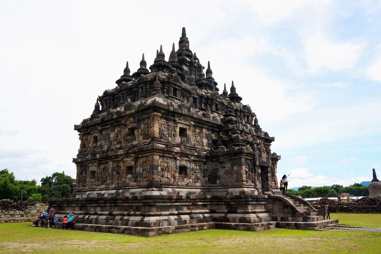 Candi Pawon di Kecamatan Borobudur, Kabupaten Magelang, Jawa Tengah  