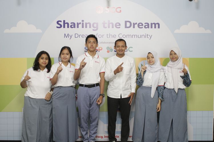 SCG, perusahaan terkemuka di ASEAN dengan tiga unit bisnis; Semen dan Bahan Bangunan, Kemasan, dan Bahan Kimia, kembali membuka pendaftaran beasiswa SCG Sharing the Dream untuk 400 pelajar SMA/sederajat dan 10 mahasiswa S1.