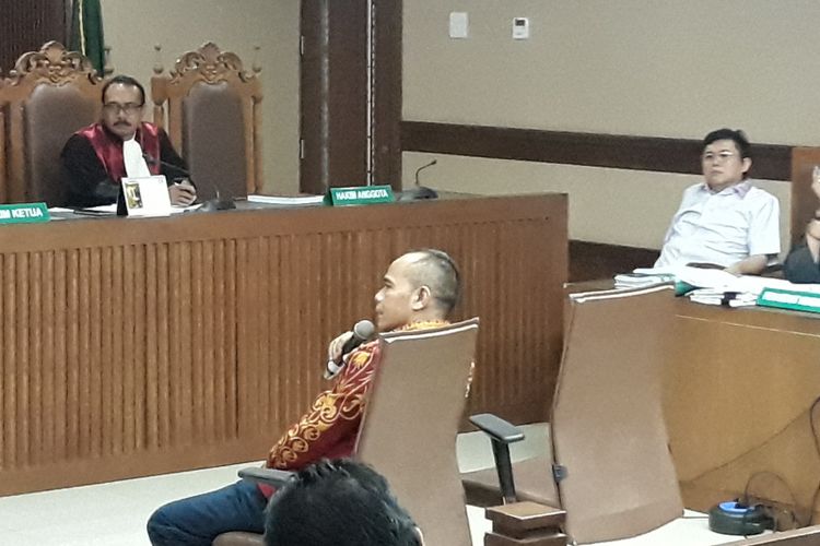 Sopir terdakwa Lucas, Jaman, bersaksi di Pengadilan Tipikor Jakarta, Kamis (31/1/2019).