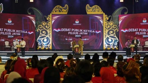 Debat Ketiga Pilkada Jatim 2024, Risma: Saya Siap Jadi Ibu untuk Seluruh Warga