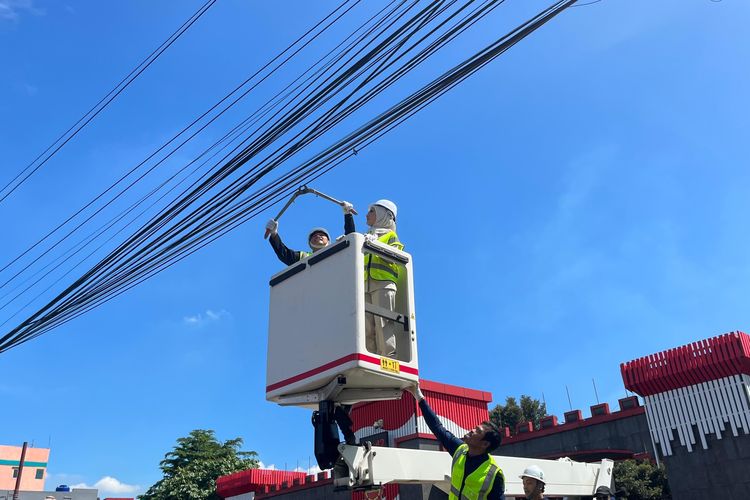 Wali Kota Depok Targetkan Pembebasan Kabel Semrawut di Tujuh Ruas Jalan