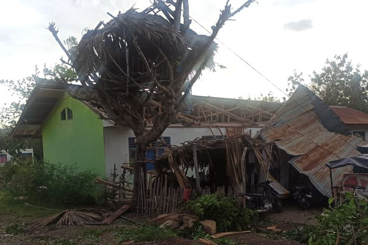 A house in Sabu Raijua regency, East Nusa Tenggara province hit by high winds