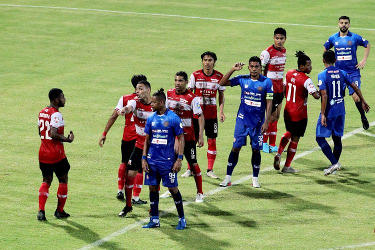 Madura United melawan Persiraja Banda Aceh pada pekan kedua Liga 1 2020 yang berakhir dengan skor 0-0 di Stadion Gelora Madura Ratu Pamellingan Pamekasan, Senin (09/03/2020) malam.