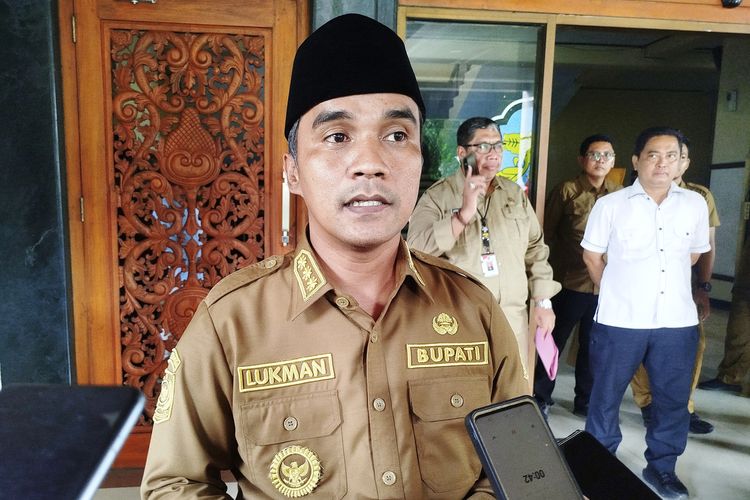 Bupati Bangkalan, Lukman Hakim