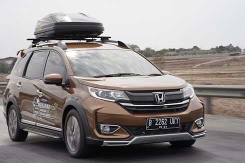 Plus-Minus Berkendara Pakai Roof Box